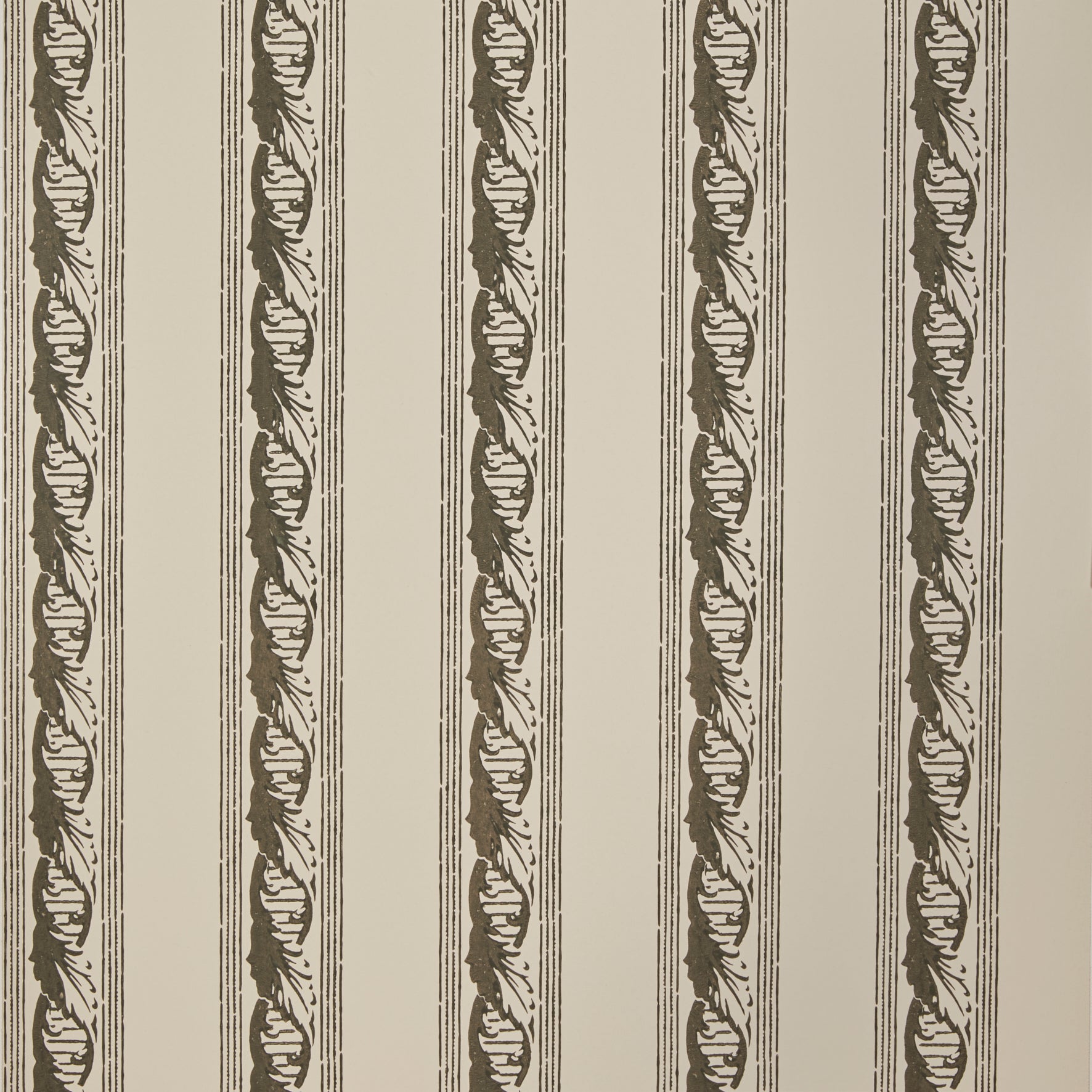 Palantine Stripe Piccola Smoke On Crema Wallpaper
