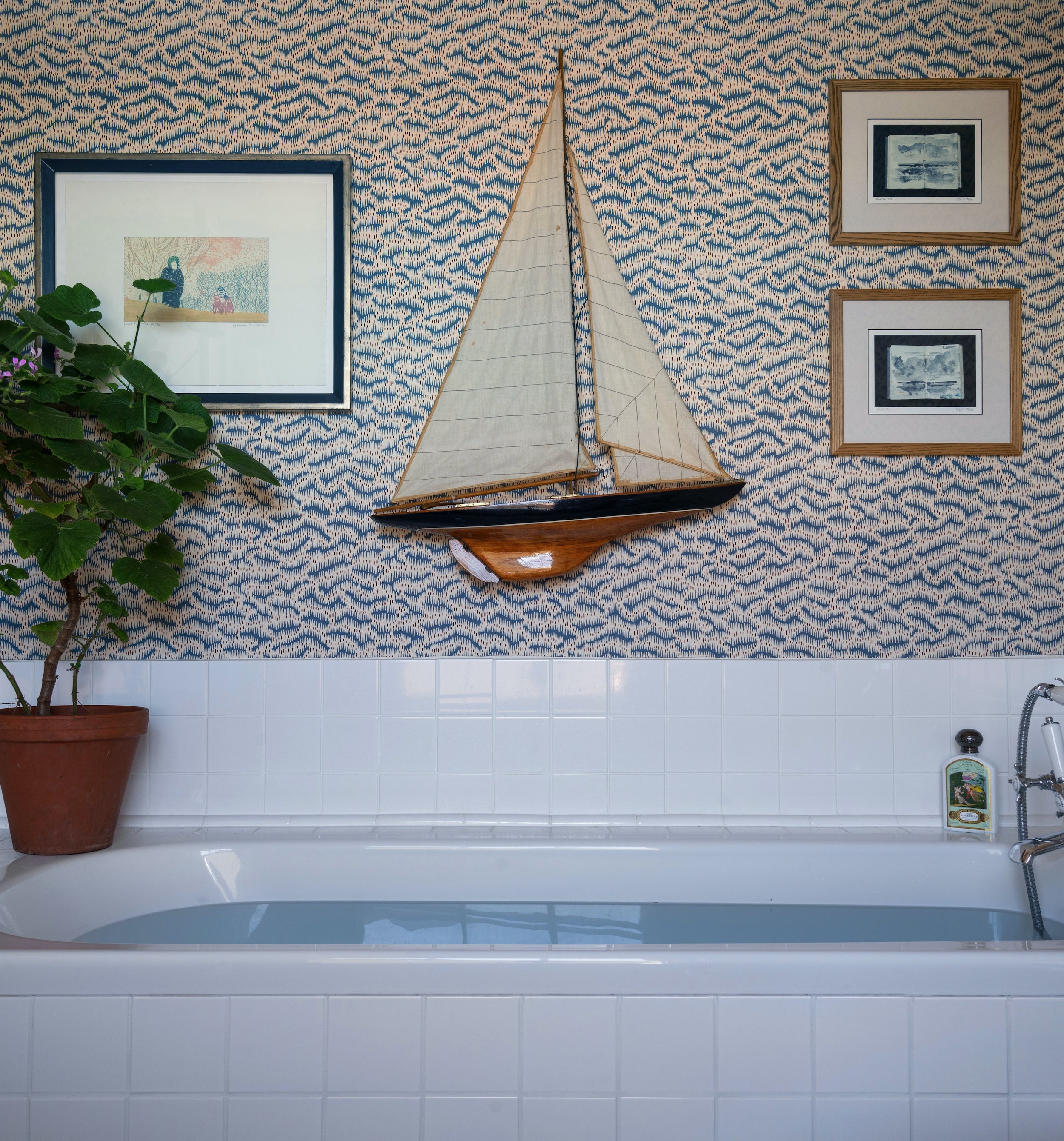 Daphne's Feathers Indigo Wallpaper