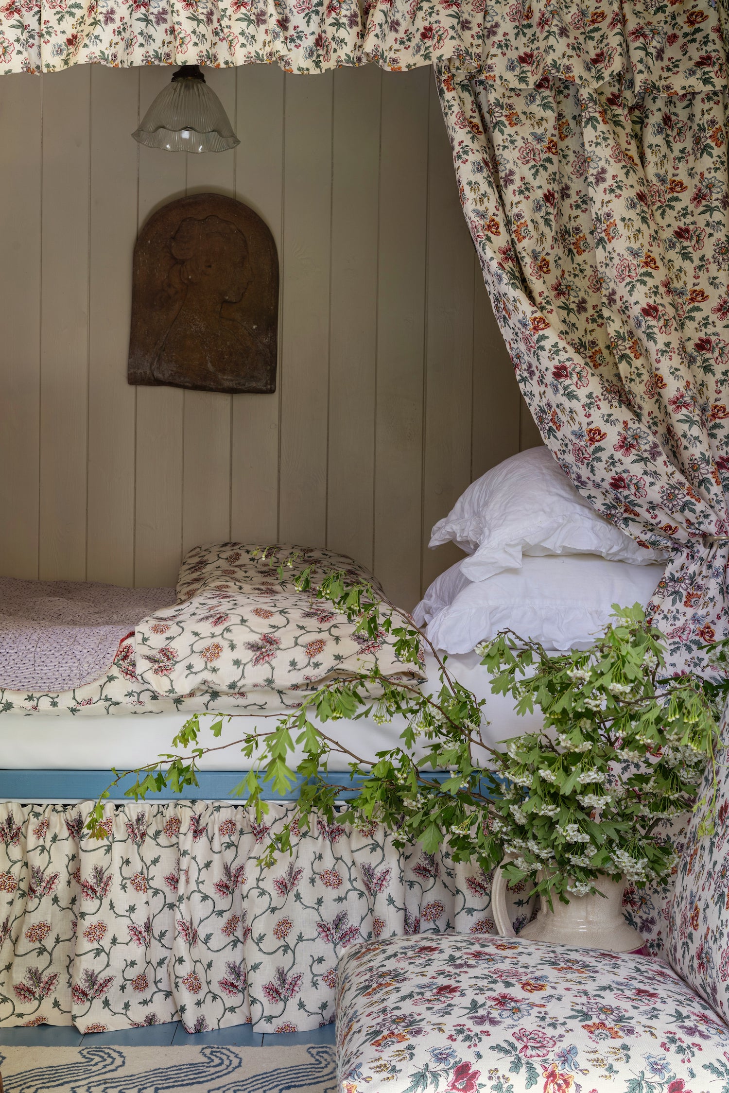 West House Trellis Warmer Backcloth
