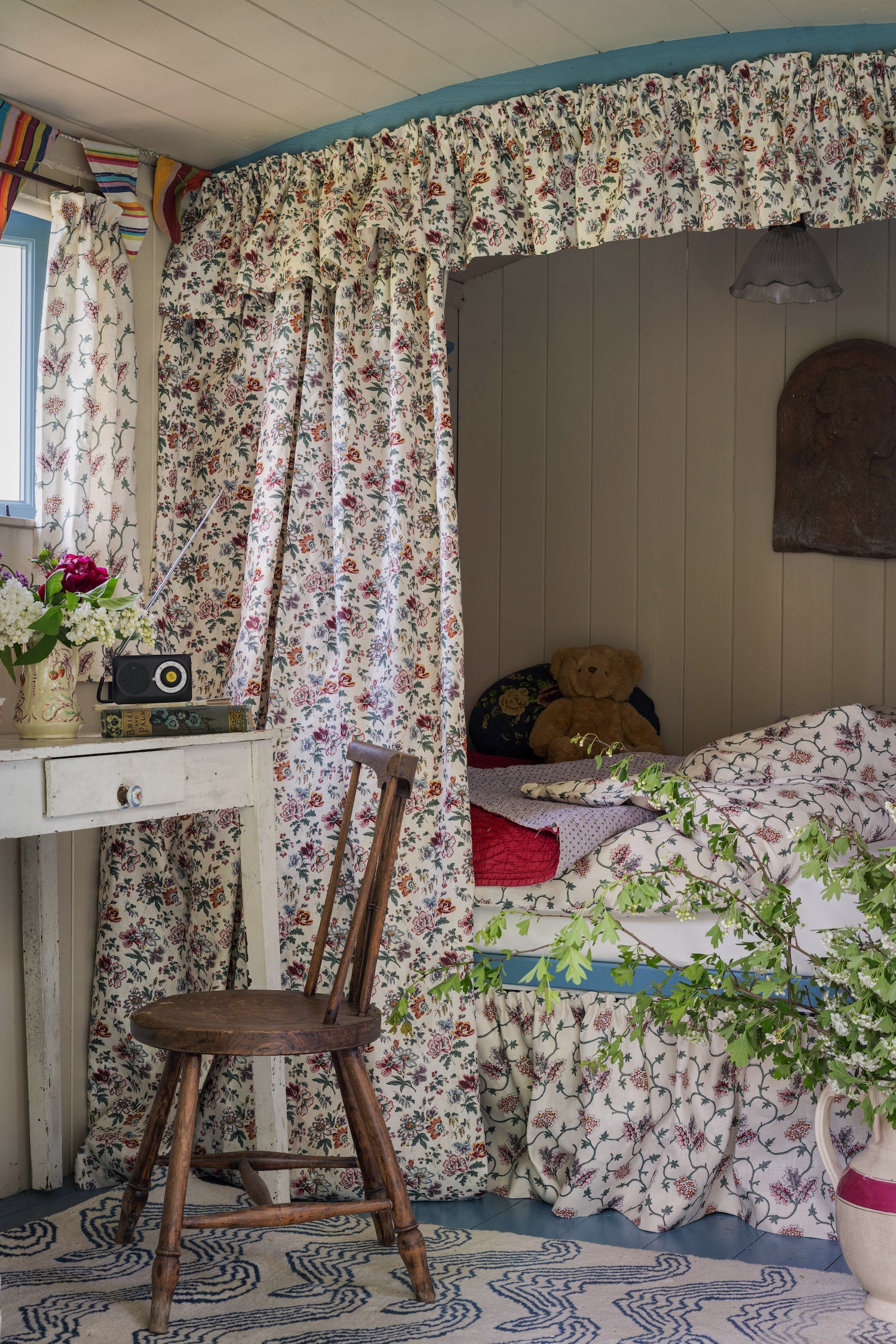 West House Trellis Paler Backcloth