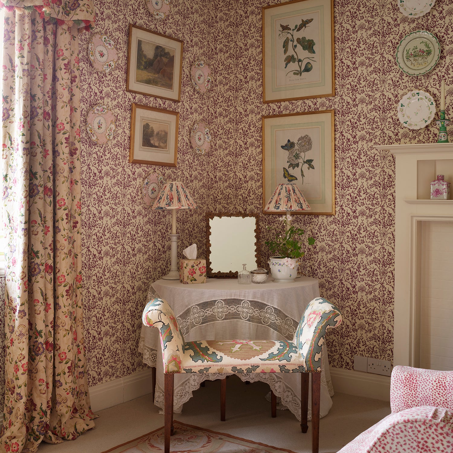 Enid's Ramble Plum Wallpaper