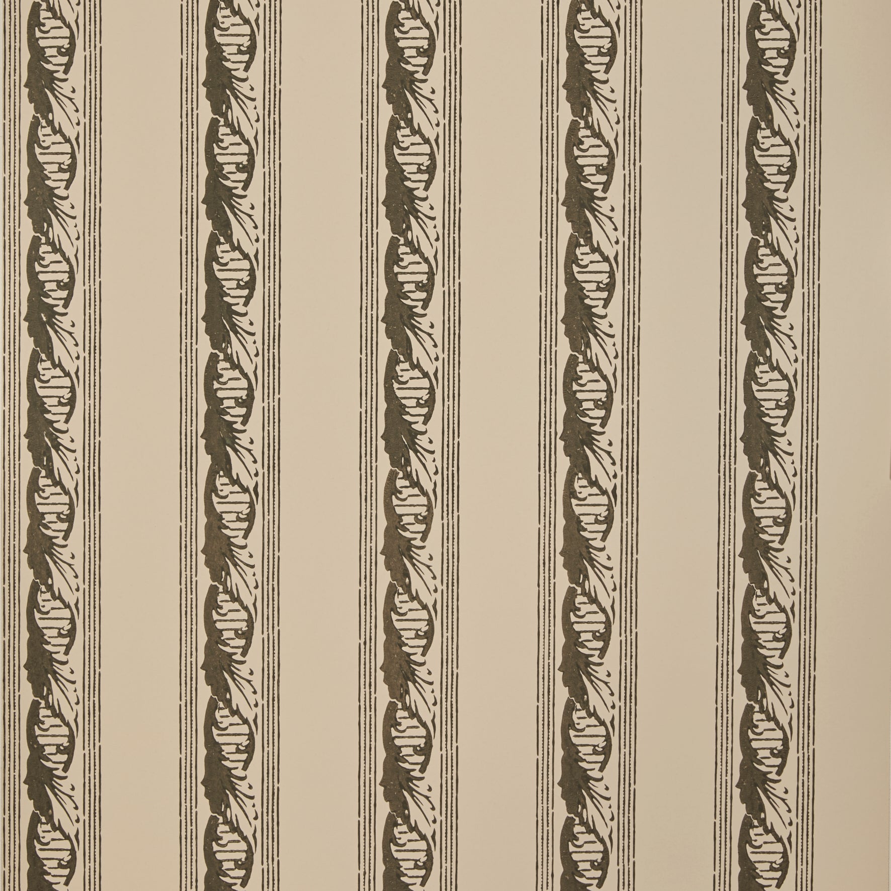 Palantine Stripe Piccola Smoke On Crema Wallpaper