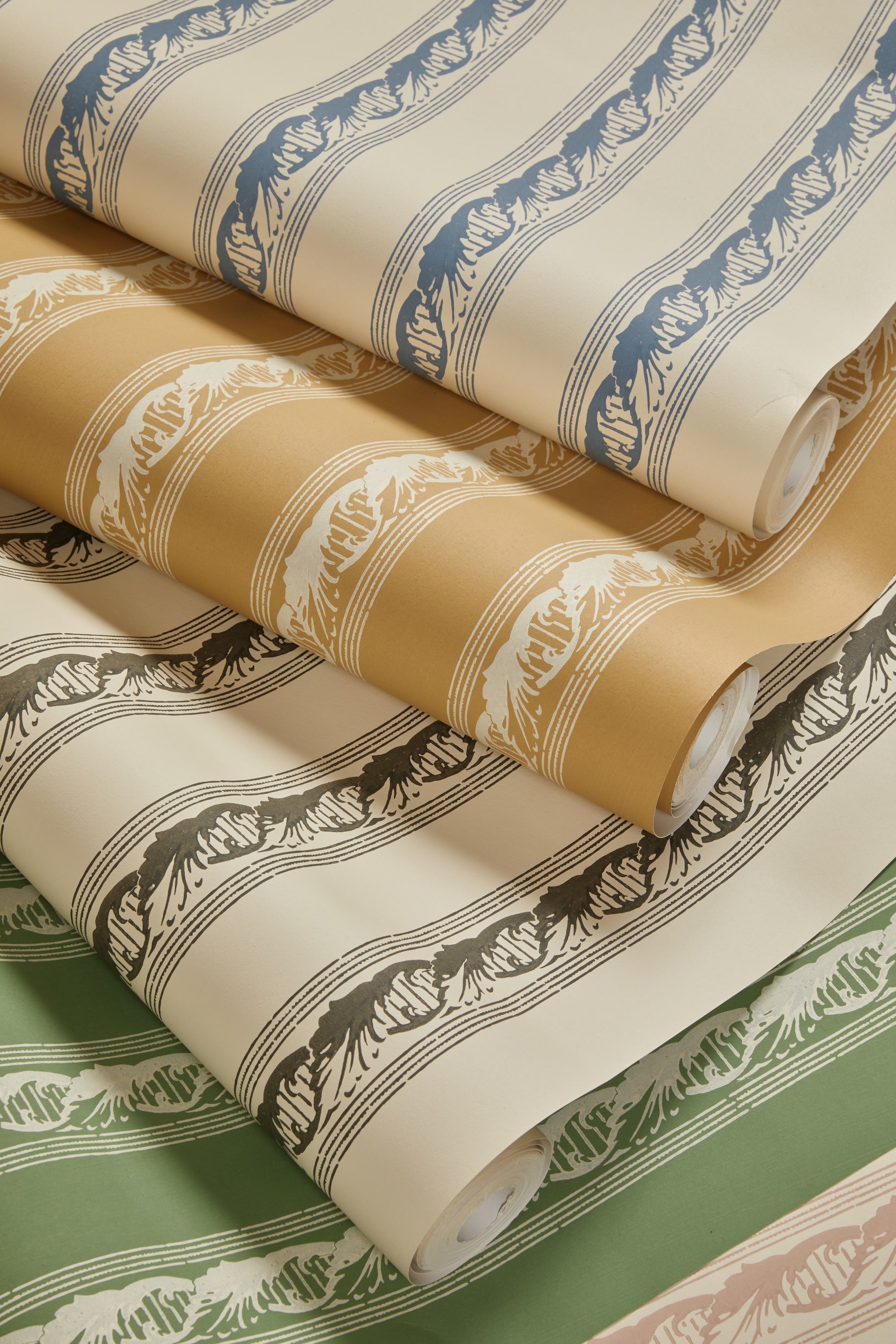 Palantine Stripe Grande Ciel On Crema Wallpaper